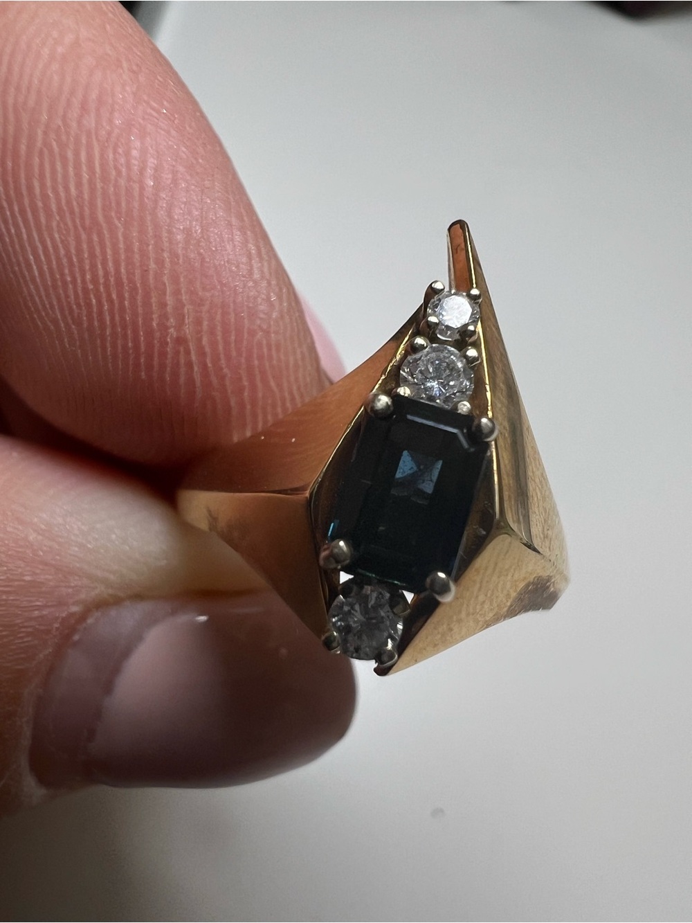 14K yellow gold, sapphire and natural diamonds vintage ring